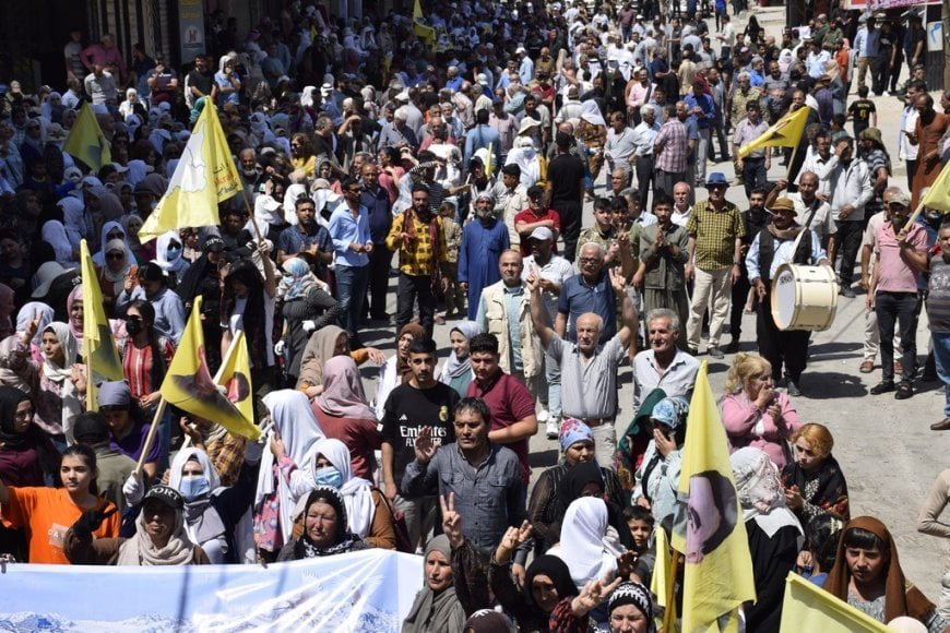 مسيرة جماهيرية في الحسكة تطالب بالحرية الجسدية للقائد عبد الله أوجلان